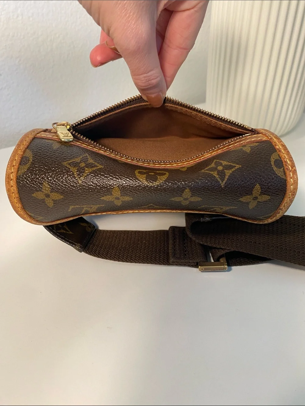 Vintage Louis Vuitton Bosphore Monogram Belt Bag - Picture 14 of 17